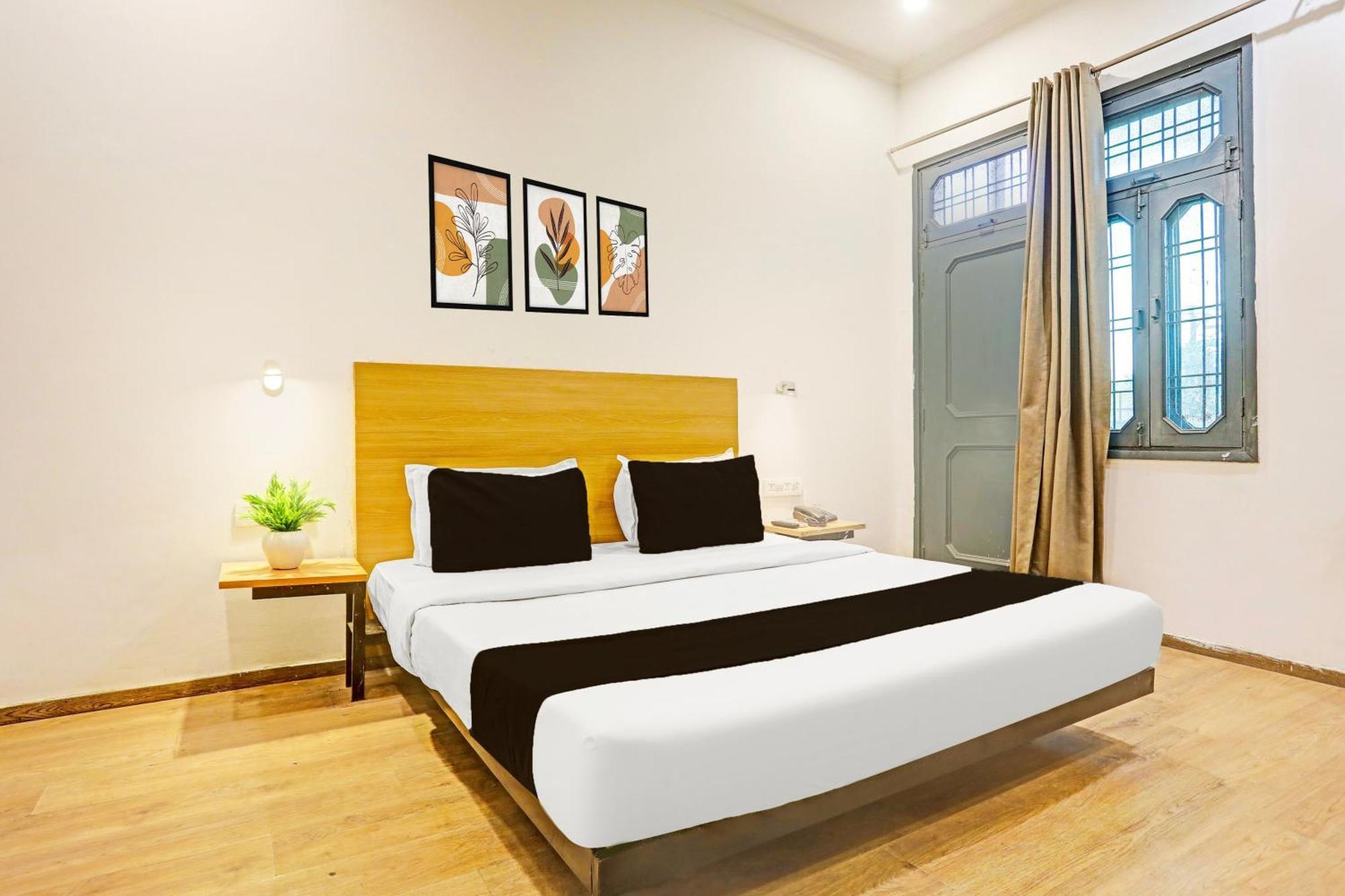Super Townhouse Vijay Khand Gomti Nagar Lucknow Buitenkant foto