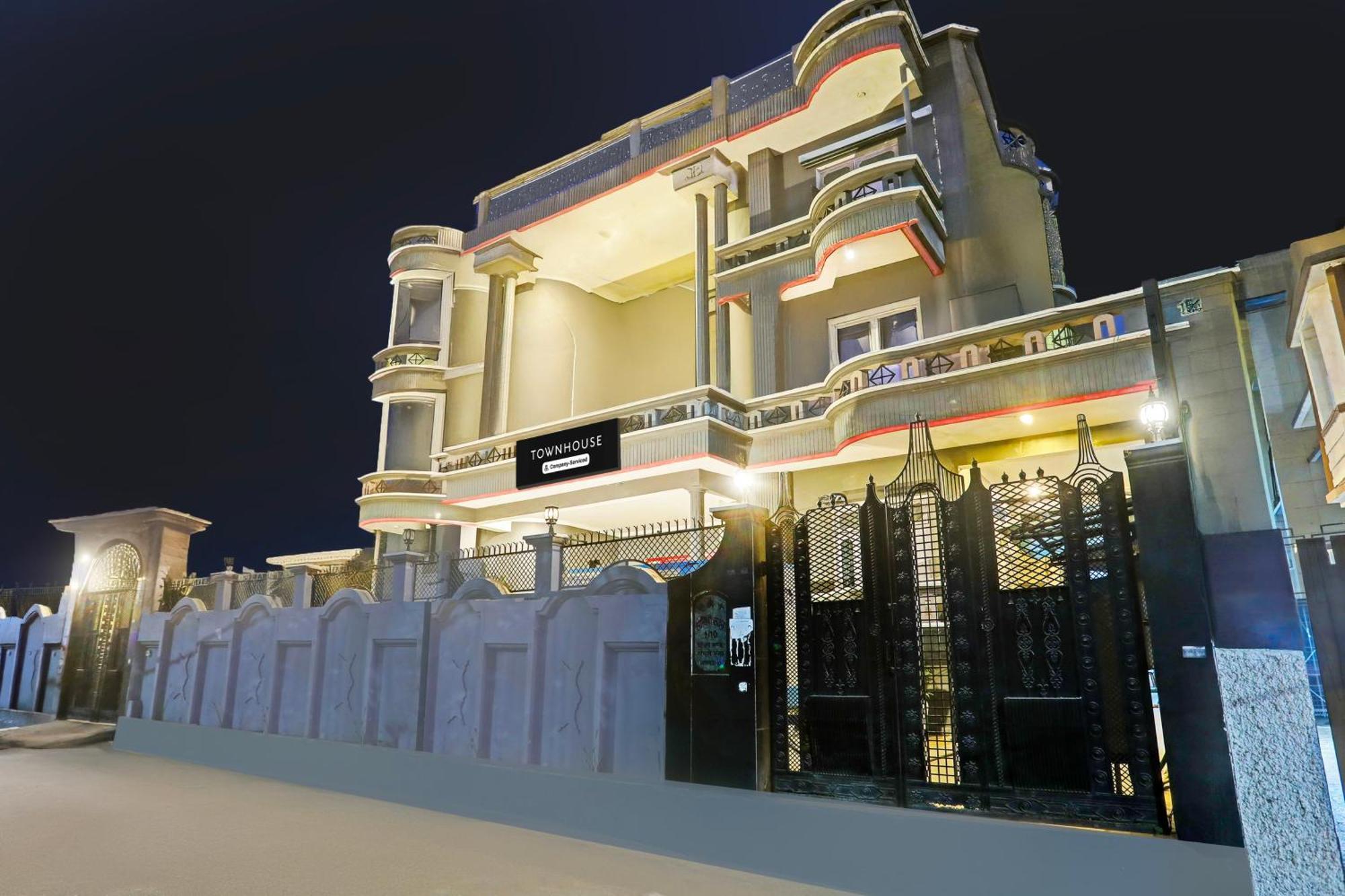 Super Townhouse Vijay Khand Gomti Nagar Lucknow Buitenkant foto