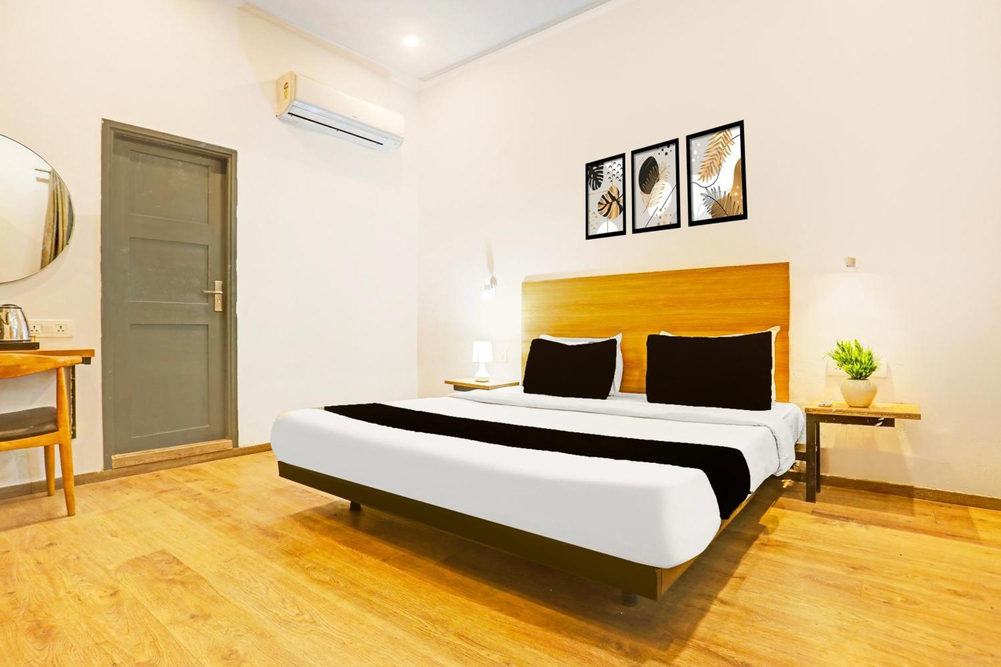 Super Townhouse Vijay Khand Gomti Nagar Lucknow Buitenkant foto