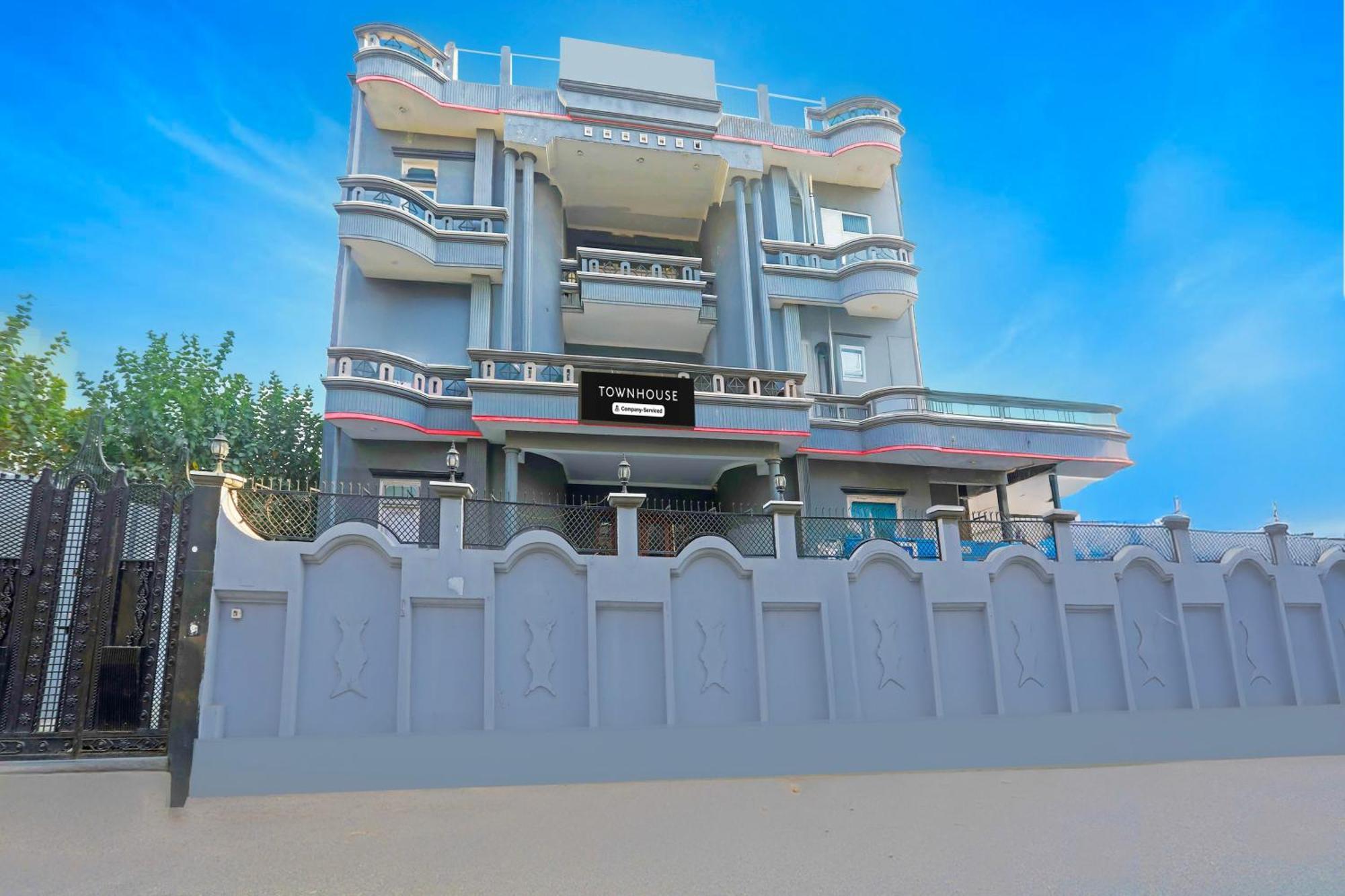 Super Townhouse Vijay Khand Gomti Nagar Lucknow Buitenkant foto