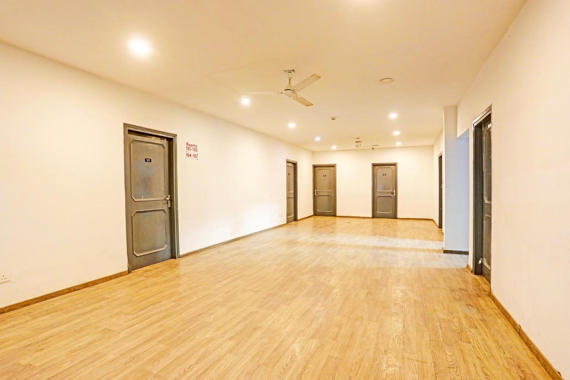 Super Townhouse Vijay Khand Gomti Nagar Lucknow Buitenkant foto